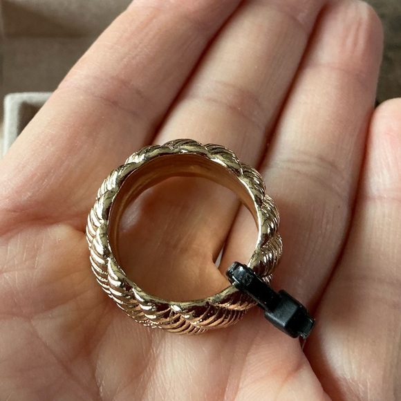 NORDSTROM RACK Textured Wide Band Ring - Picture 9 of 10